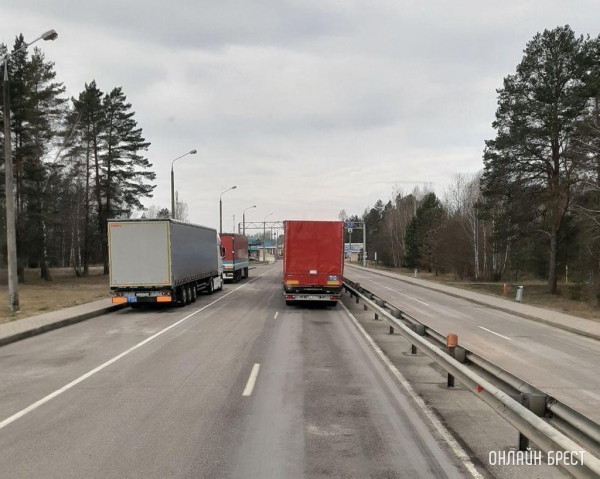 На границе Беларуси и ЕС нет очередей На границе Беларуси и ЕС нет очередей