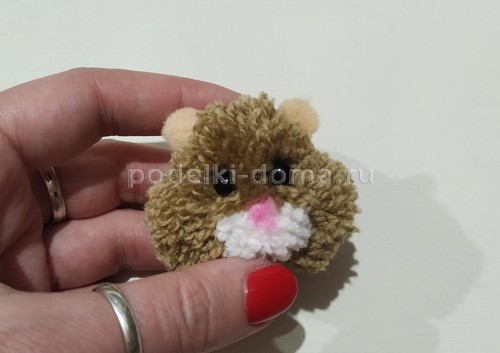 Игрушки из помпонов: кролик, мишка, собачка, хомячок Игрушки из помпонов: кролик, мишка, собачка, хомячок