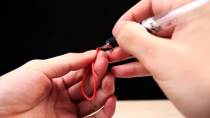 Как проткнуть гвоздём стеклянную бутылку? Как проткнуть гвоздём стеклянную бутылку?