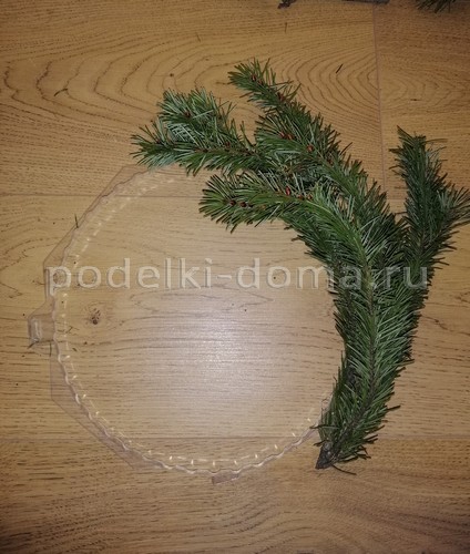 Венок из еловых веток Венок из еловых веток
