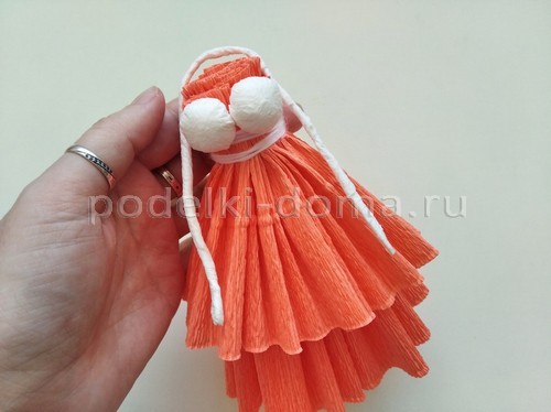 Куколки из гофробумаги