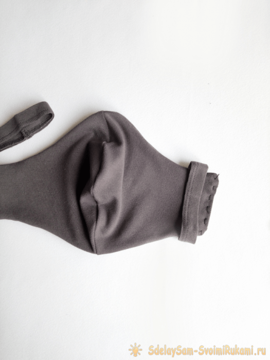 Подробный мастер-класс по изготовлению легкой удобной маски из футболки