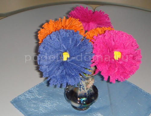 Цветок георгина из гофробумаги