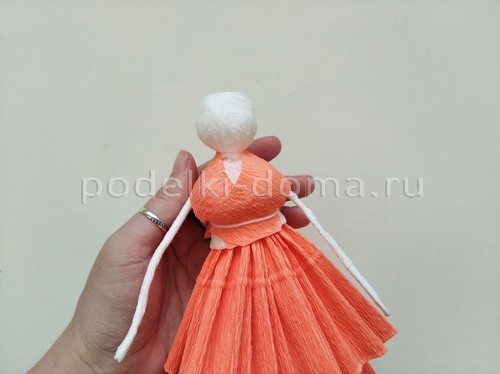 Куколки из гофробумаги