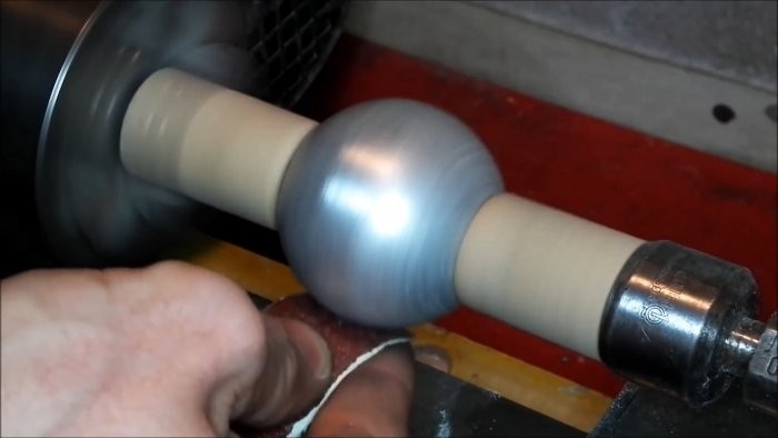 Как из алюминиевой фольги изготовить идеальный шар