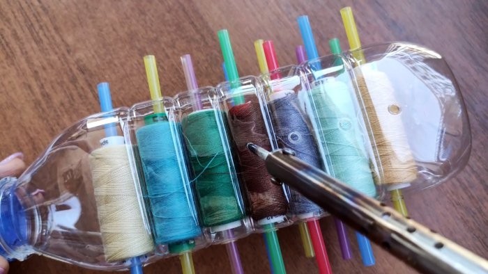 Теперь ничего не запутается. Способ хранения швейных ниток в ПЭТ бутылке