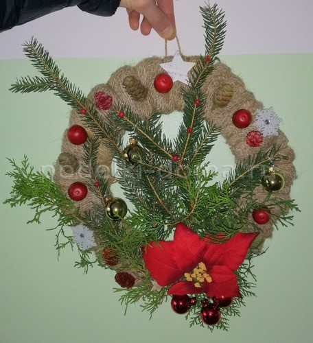 Венок из еловых веток Венок из еловых веток