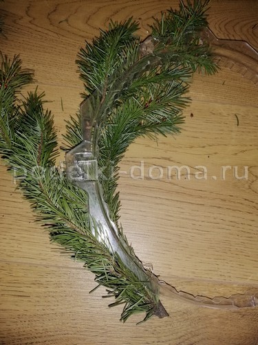 Венок из еловых веток Венок из еловых веток