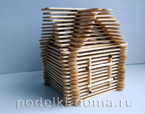 Домик и окошко — поделки из веточек