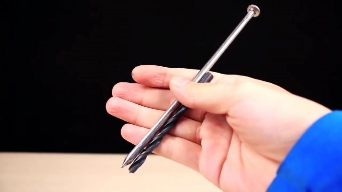 Как проткнуть гвоздём стеклянную бутылку? Как проткнуть гвоздём стеклянную бутылку?