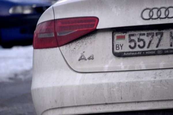 «Переоформляете машину на меня, а я верну со знаками». Как продают красивые «номера»