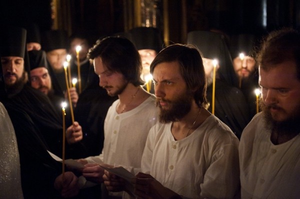 В чем причина меньшей продолжительности жизни мужчин по сравнению с женщинами