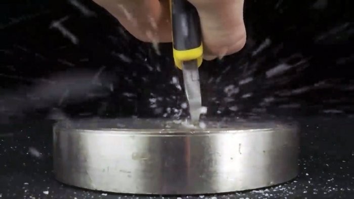 7 невероятных трюков со стеклом