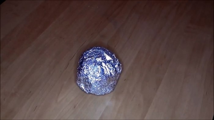 Как из алюминиевой фольги изготовить идеальный шар