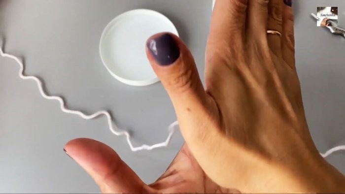 Как соединить шерстяную нить без узла и утолщения Как соединить шерстяную нить без узла и утолщения