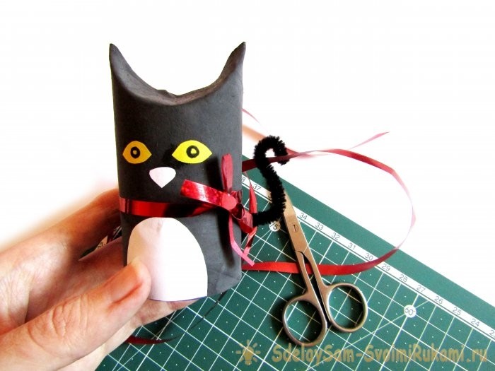 Чем занять ребенка на карантине: сделаем котика из втулки от туалетной бумаги