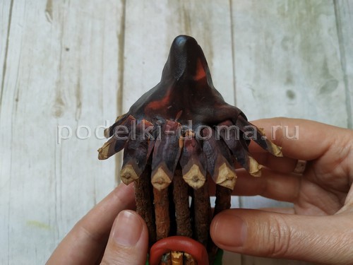 Домик и окошко — поделки из веточек