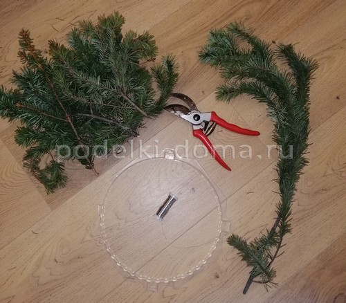 Венок из еловых веток Венок из еловых веток