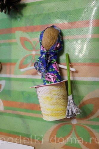 «Сказка на полянке» — поделка из подручных материалов «Сказка на полянке» — поделка из подручных материалов