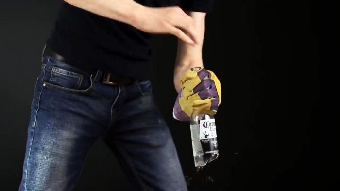 7 невероятных трюков со стеклом