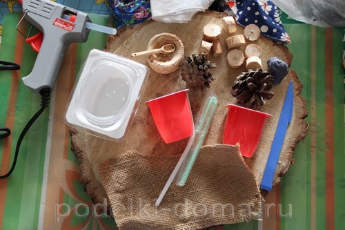 «Сказка на полянке» — поделка из подручных материалов «Сказка на полянке» — поделка из подручных материалов