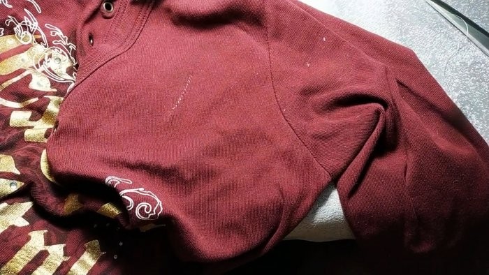 Как незаметно и аккуратно зашить дырку в одежде Как незаметно и аккуратно зашить дырку в одежде