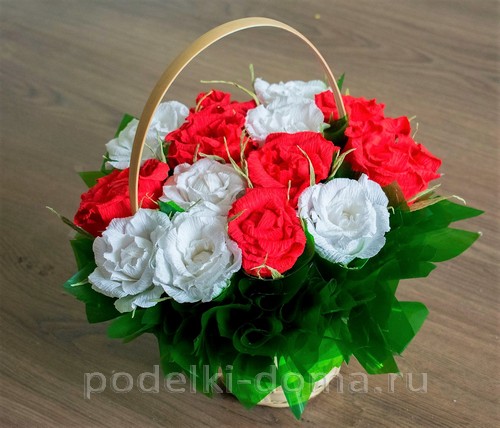 Цветок георгина из гофробумаги