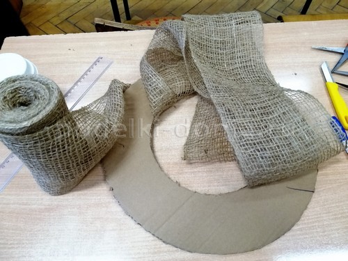 Венок из еловых веток Венок из еловых веток