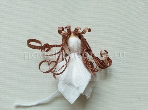 Куколки из гофробумаги