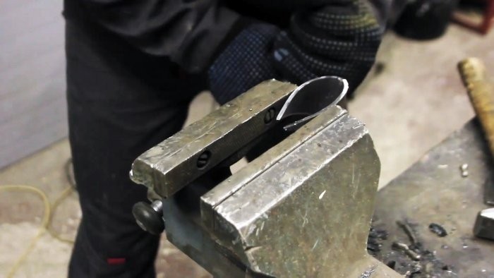 Как сделать топор «наоборот» Как сделать топор «наоборот»