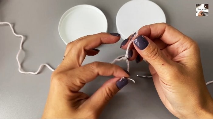 Как соединить шерстяную нить без узла и утолщения Как соединить шерстяную нить без узла и утолщения