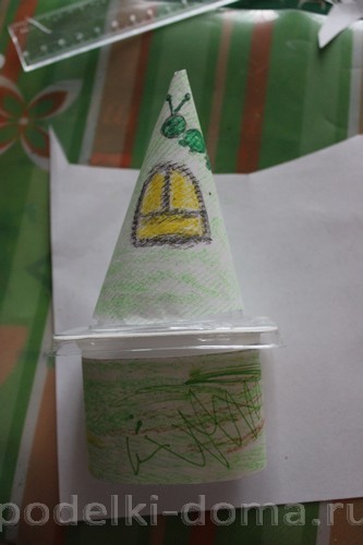 «Сказка на полянке» — поделка из подручных материалов «Сказка на полянке» — поделка из подручных материалов