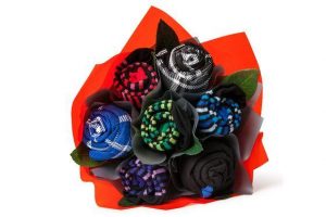 Какими способами можно оформить и упаковать подарок любимому мужчине на 23 февраля