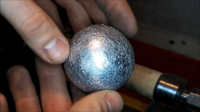 Как из алюминиевой фольги изготовить идеальный шар