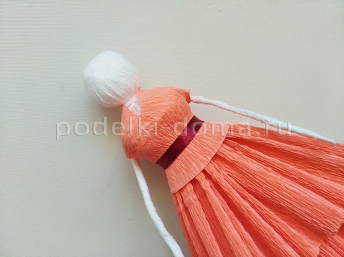 Куколки из гофробумаги