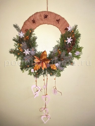 Венок из еловых веток Венок из еловых веток