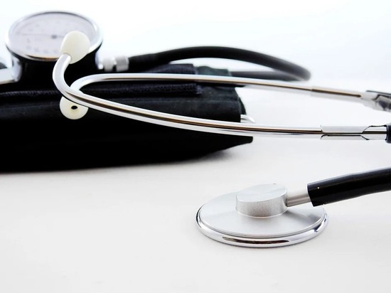 Российские ученые собрали чемоданчики для самообследования больных COVID-19