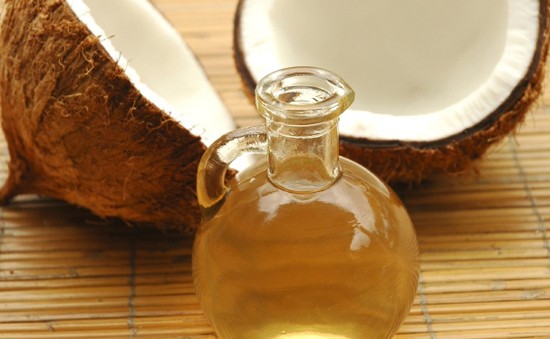 Как вылечить потрескавшиеся губы: действенные методы и профилактика