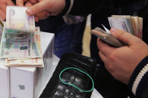 Как не столкнуться с мошенниками при покупке смартфона на маркетплейсах 