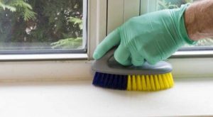 Какими средствами можно без труда отбелить пластиковый подоконник от въевшихся пятен и желтизны