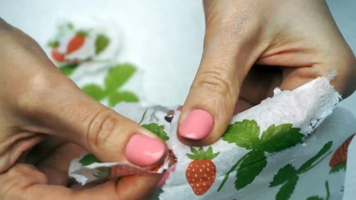 Без наклеек и красителей: копеечный способ украсить яйца на Пасху. Получится у каждого Без наклеек и красителей: копеечный способ украсить яйца на Пасху. Получится у каждого