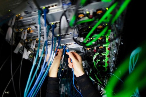 Почему США разрешили поставлять в РФ оборудование и ПО для работы интернета Почему США разрешили поставлять в РФ оборудование и ПО для работы интернета