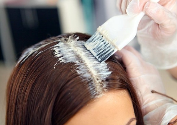 Как красить волосы, чтобы не испортить их: важные советы и рекомендации по окрашиванию и уходу за прядями