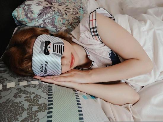 Неврологи установили связь между дневной сонливостью и крайне опасным недугом