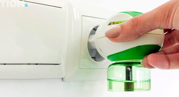 Как сделать действенное средство от комаров в домашних условиях, чтобы взять на природу