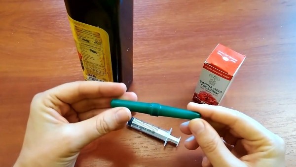 Как сделать действенное средство от комаров в домашних условиях, чтобы взять на природу