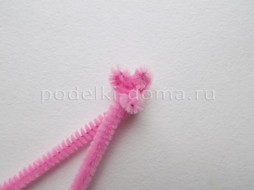 Плюшевый медвежонок из синельной проволоки