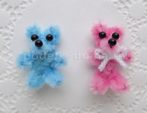 Плюшевый медвежонок из синельной проволоки