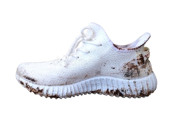 Как можно отстирать различные виды кроссовок от грязи