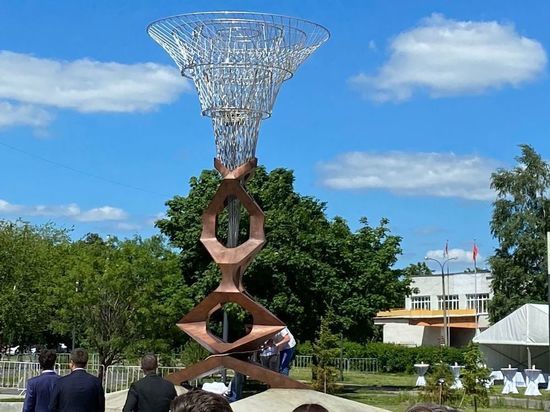 В Черноголовке установили памятник «вечной неопределенности»